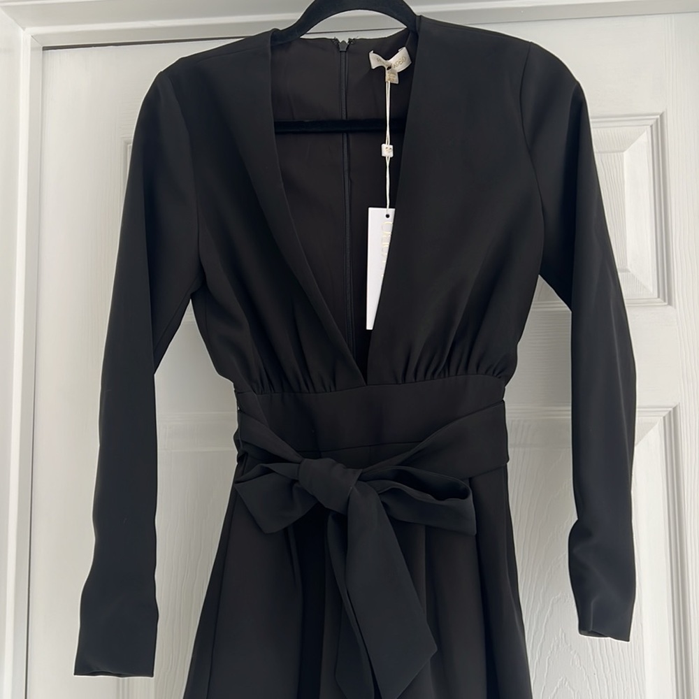 NWT RONNY KOBO Plunge Neckline Long Sleeve Belted Romper XS - Picture 3 of 8